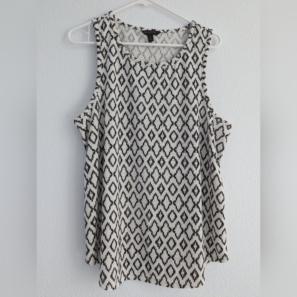 Banana Republic Western patterned black & white tank top size Xlarge